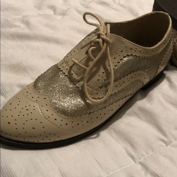 Gold and Nude patent oxford loafers - Picture 4 of 5